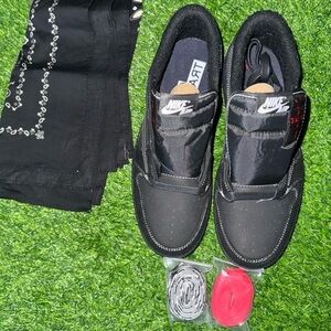 travis scott Jordan 1 black phantom